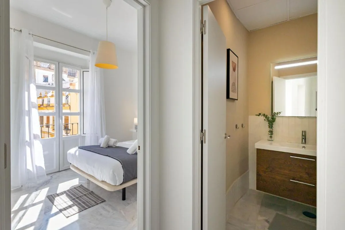 Image 2 of Muro city center suite by Valcambre