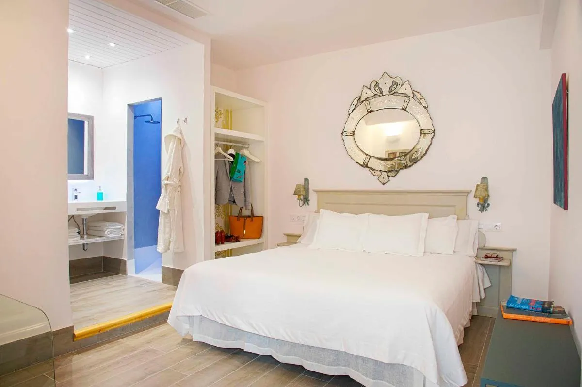 Image 1 of Overland Suites Catedral