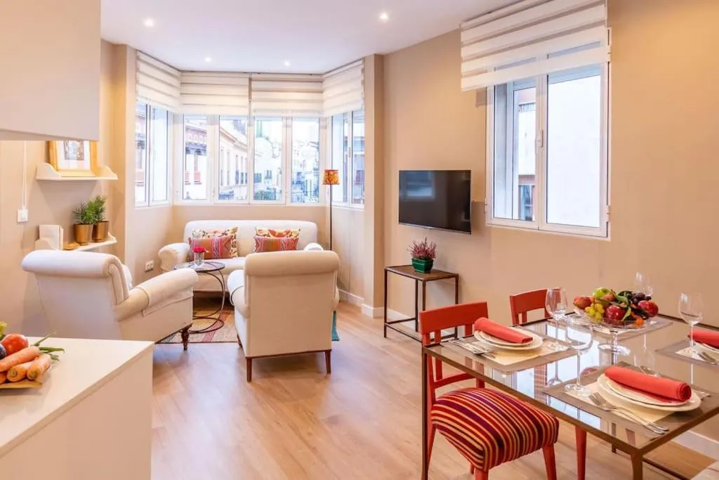 Image 4 of Plaza Nueva Deluxe Suite by Valcambre