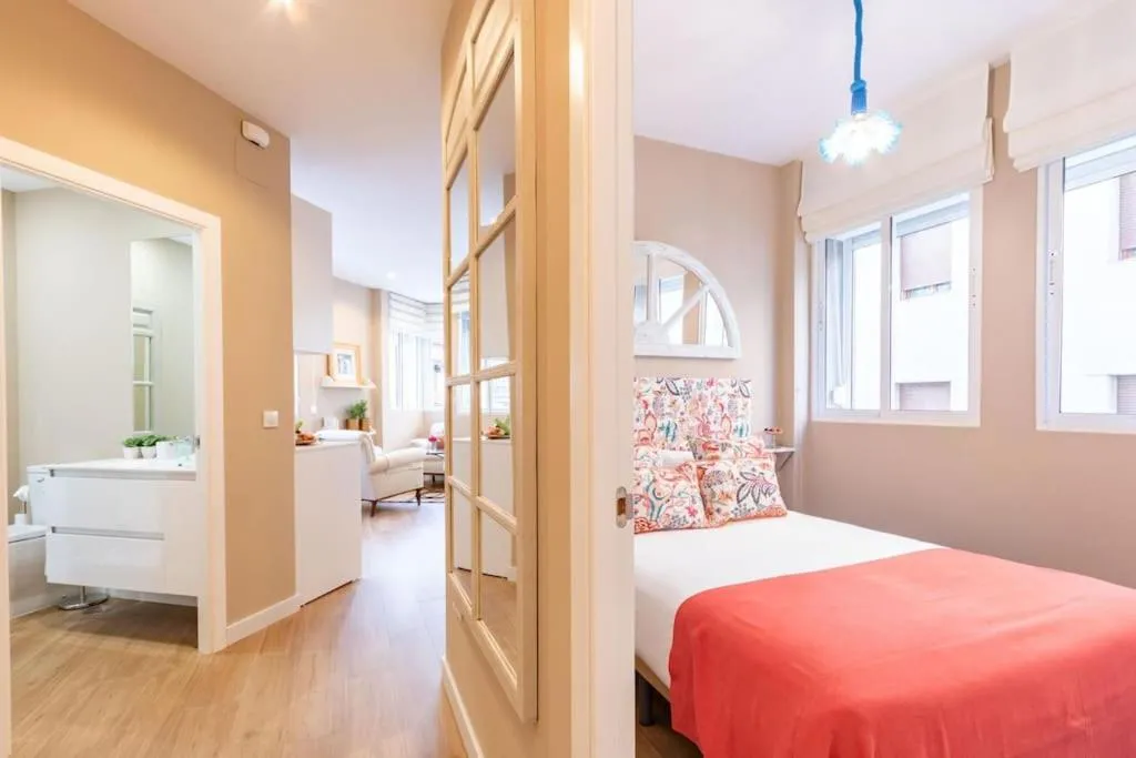 Image 2 of Plaza Nueva Deluxe Suite by Valcambre