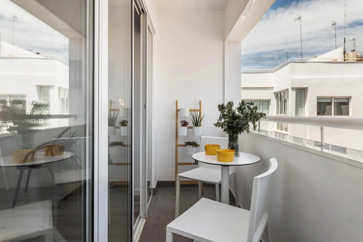 Image 3 of Pop Art, Apartamento de Diseño en Arenal 303 con terraza