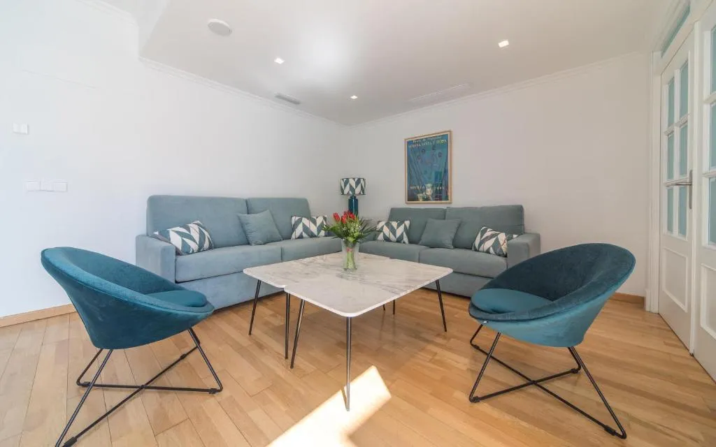 Image of REY DE SEVILLA FLATS – Arenal