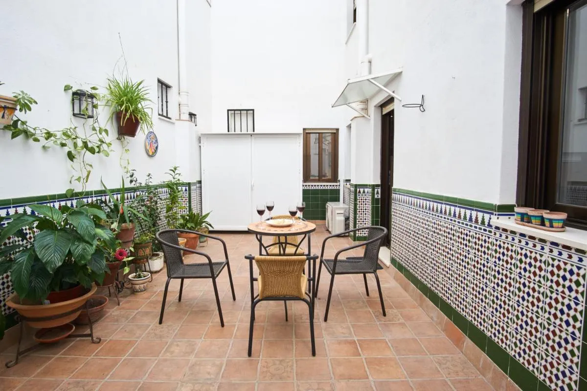 Image 3 of Rodrigo de Triana Courtyard by Valcambre