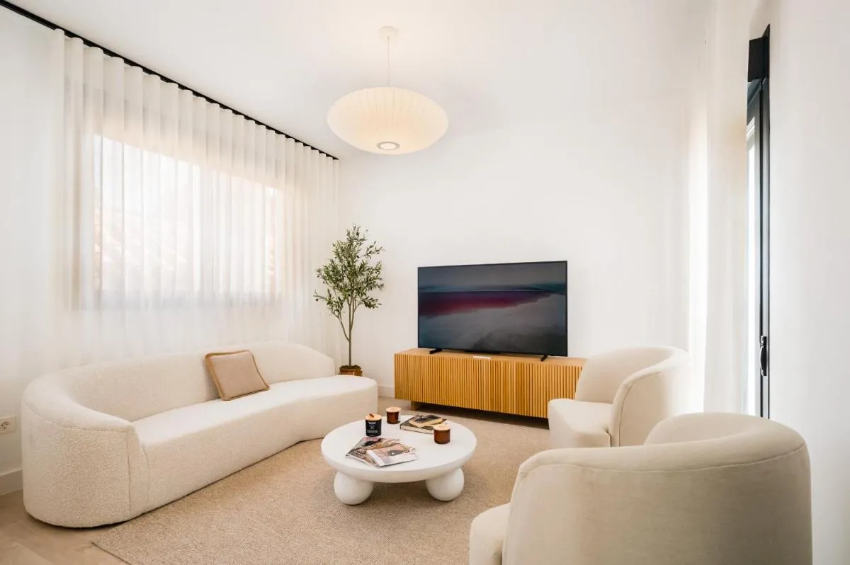 Image 2 of Stylish Designer Duplex-3Beds 2Baths-Puerta Carmona Centro