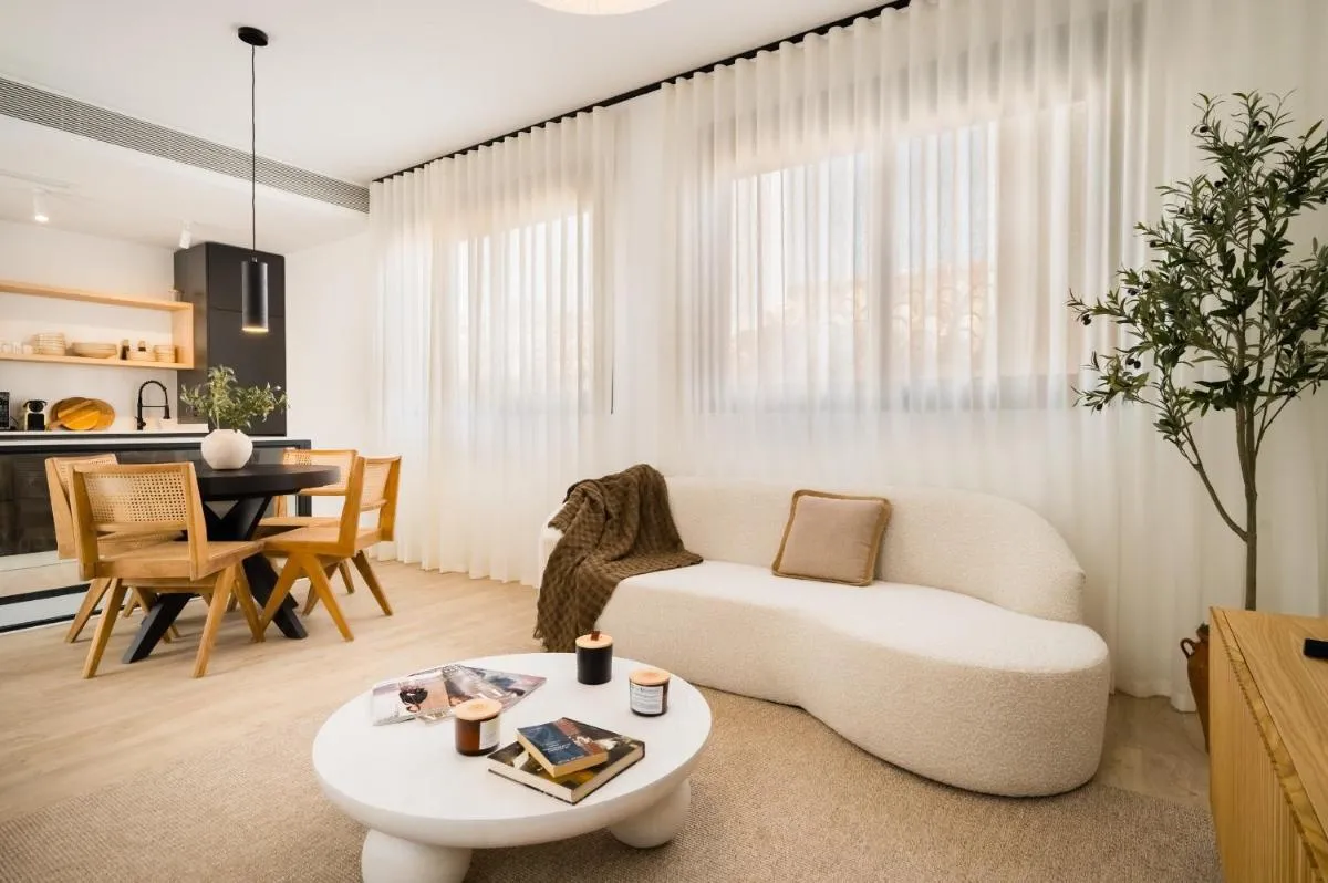 Image 5 of Stylish Designer Duplex-3Beds 2Baths-Puerta Carmona Centro