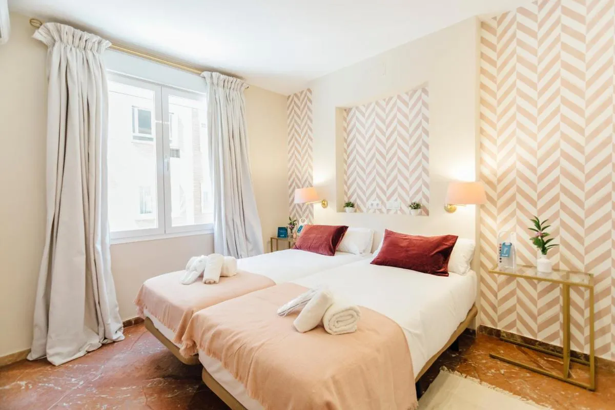 Image 2 of Stylish and wide- 3Bdr 3Bth- Los Remedios