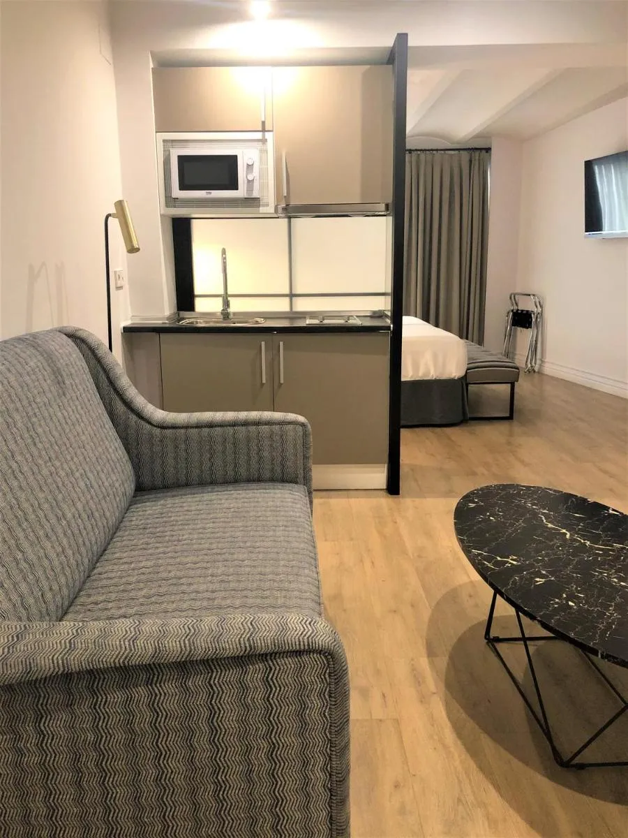 Image 4 of Suites Hom Sevilla