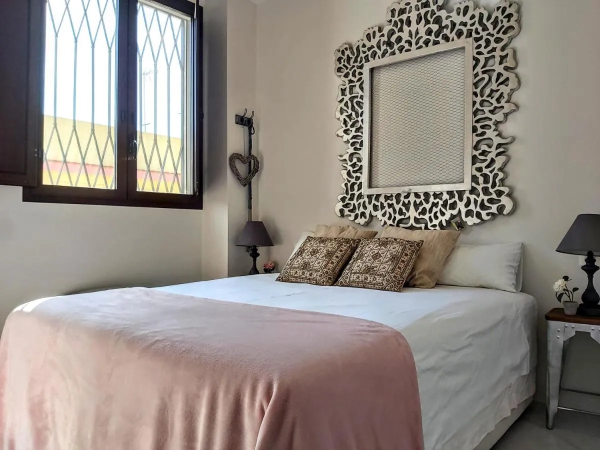 Image 3 of Triana Procurador con Terraza Privada