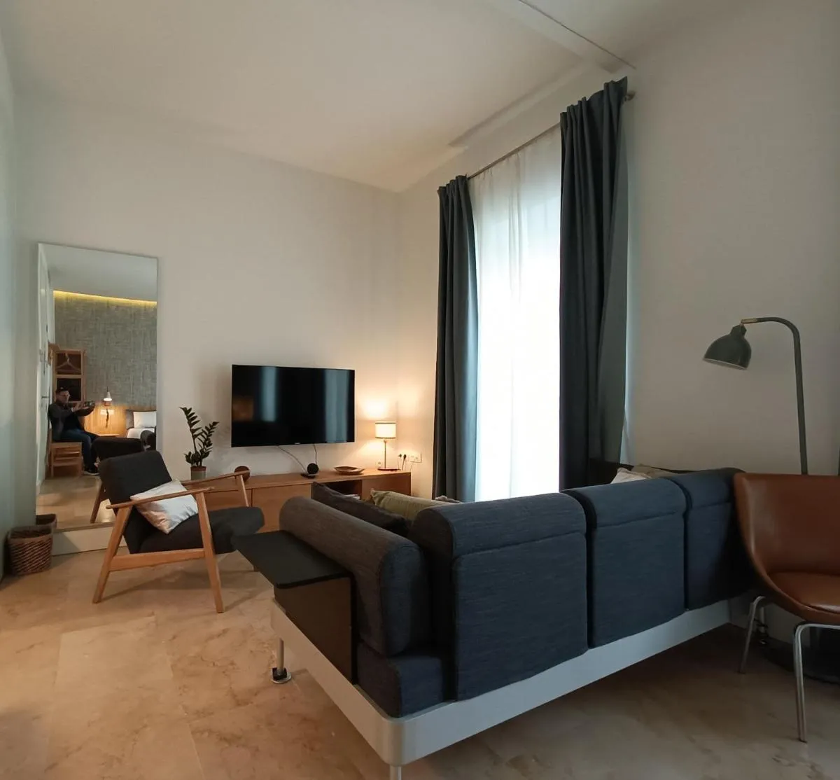 Image 5 of White Suite Alameda