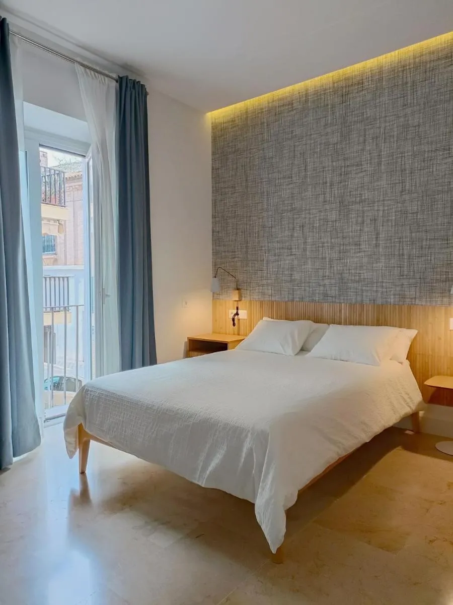 Image 3 of White Suite Alameda