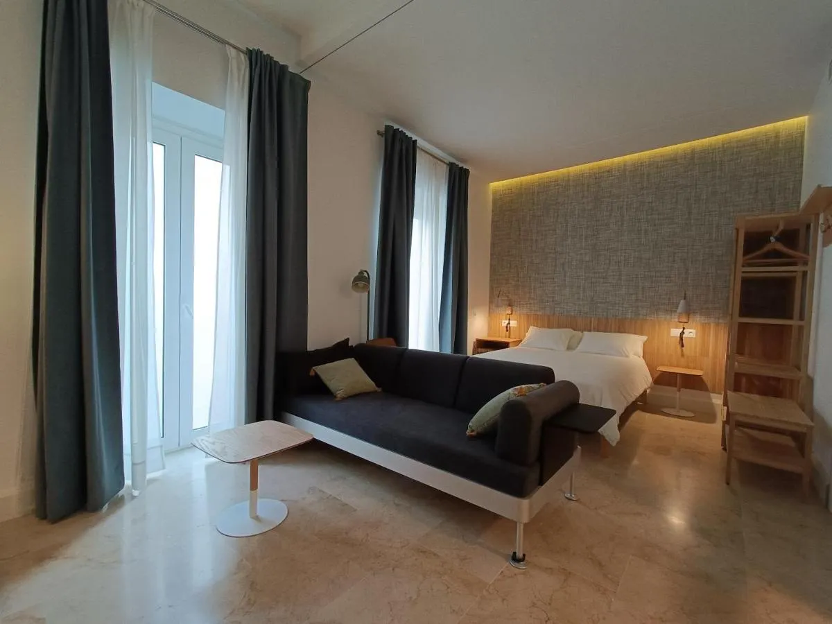 Image 6 of White Suite Alameda
