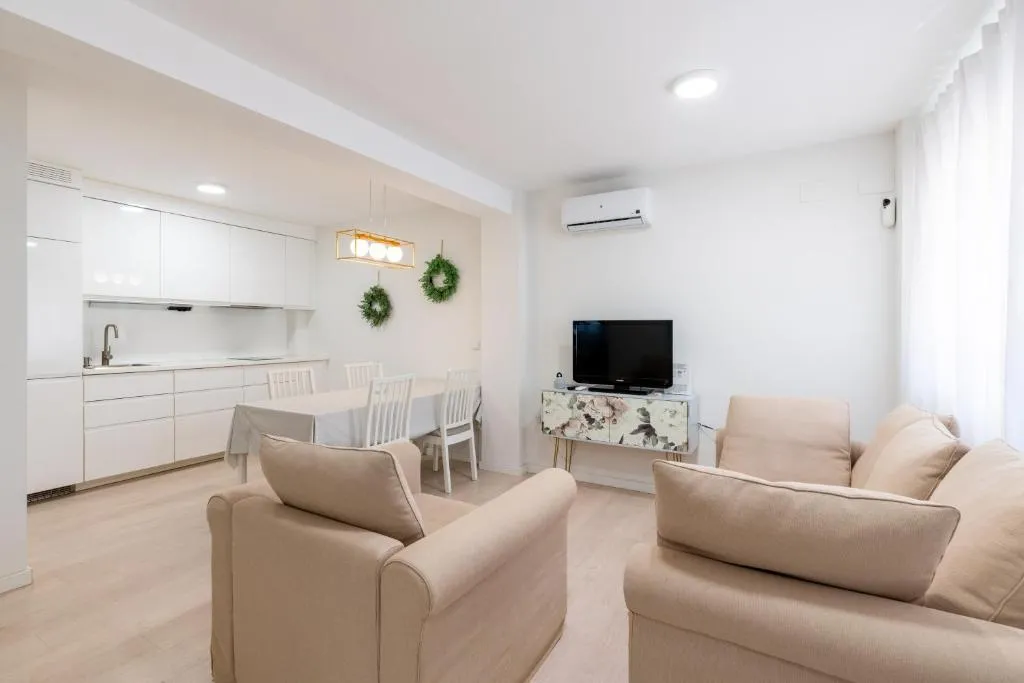 Image of Whitey House in Triana