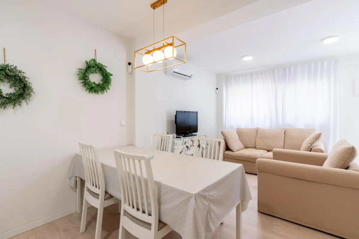Image 4 of Whitey House in Triana