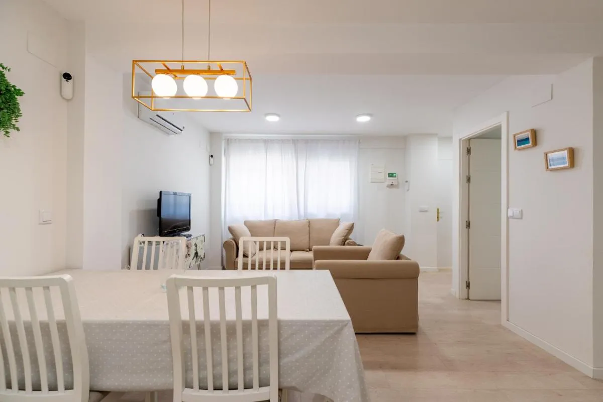 Image 5 of Whitey House in Triana