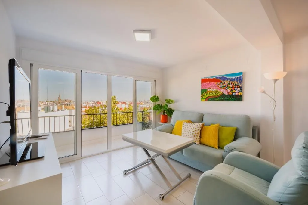 Image of Wide and colourful- 3Bd 1Bth- Triana