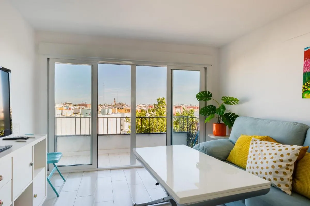 Image 1 of Wide and colourful- 3Bd 1Bth- Triana