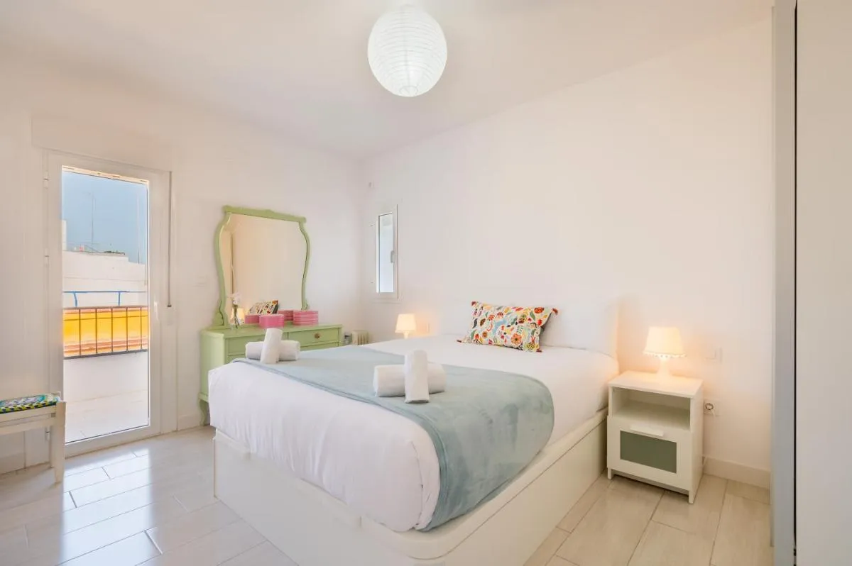 Image 3 of Wide and colourful- 3Bd 1Bth- Triana