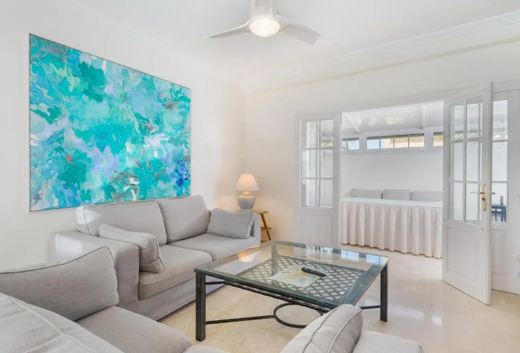 Image of Wide with Terrace & Parking- 3Bd 2Bth- Alfalfa