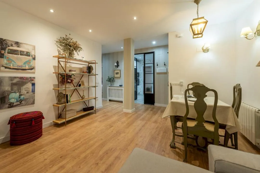 Image 5 of Wide with beautiful kitchen 2Bd 3Bth -Arenal