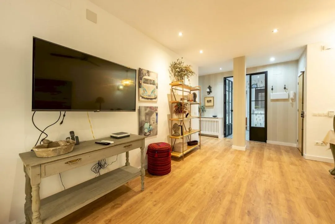 Image 2 of Wide with beautiful kitchen 2Bd 3Bth -Arenal